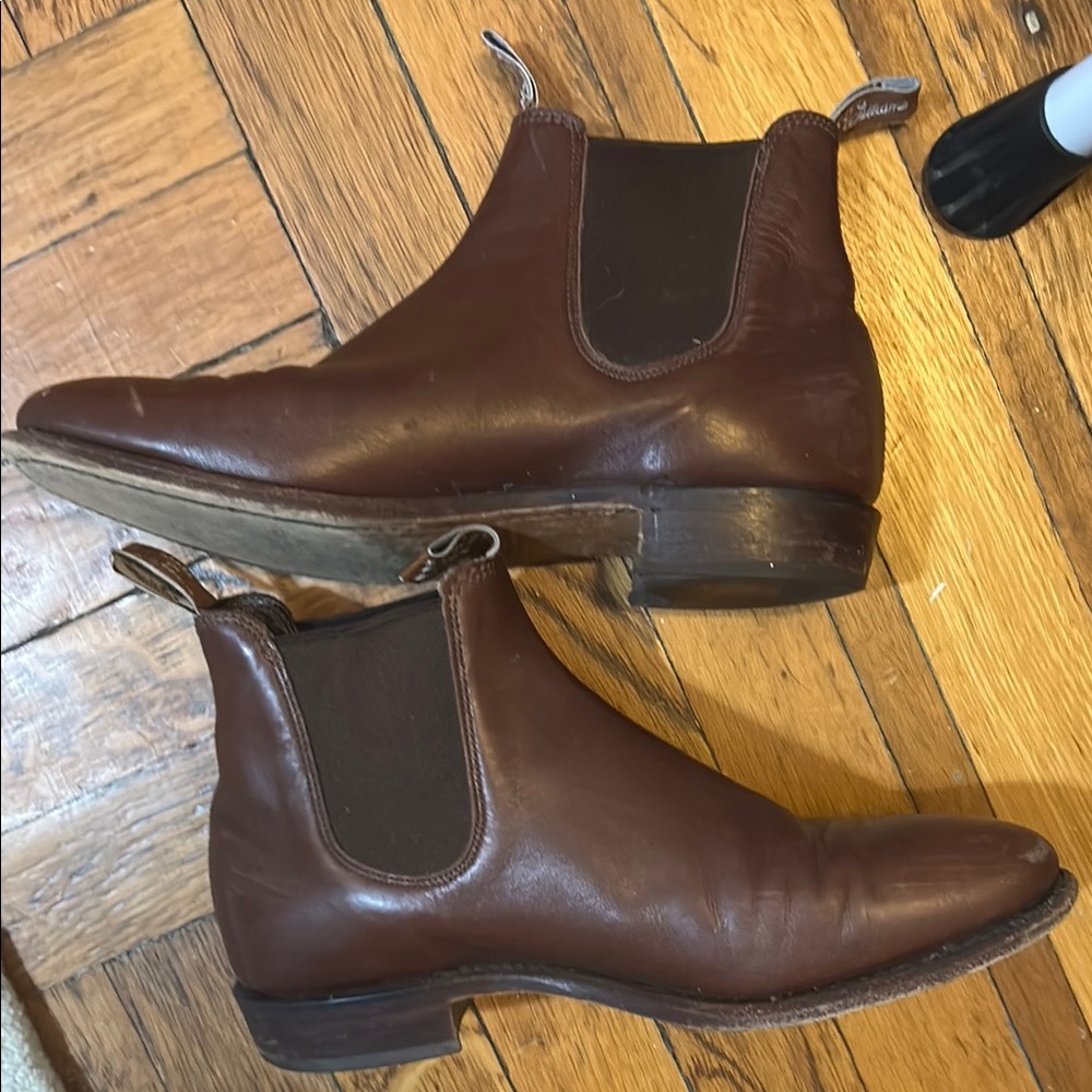 RM Williams Brown Leather Chelsea Boots Timeless Design